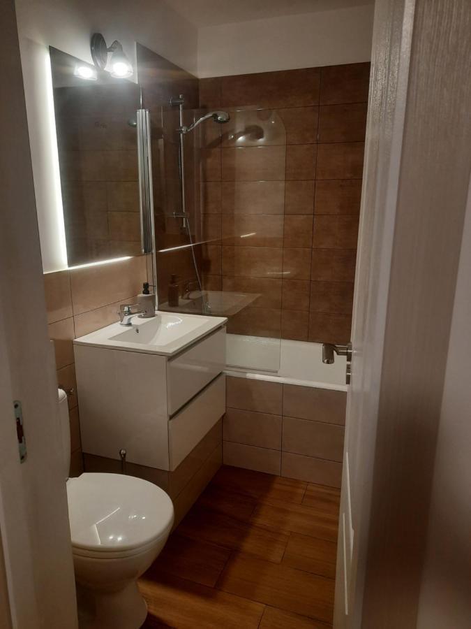 Lyra Apartment Sfântu Gheorghe Exterior foto